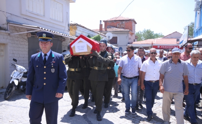 Trafik kazasında hayatını kaybeden asteğmenin cenazesi defnedildi