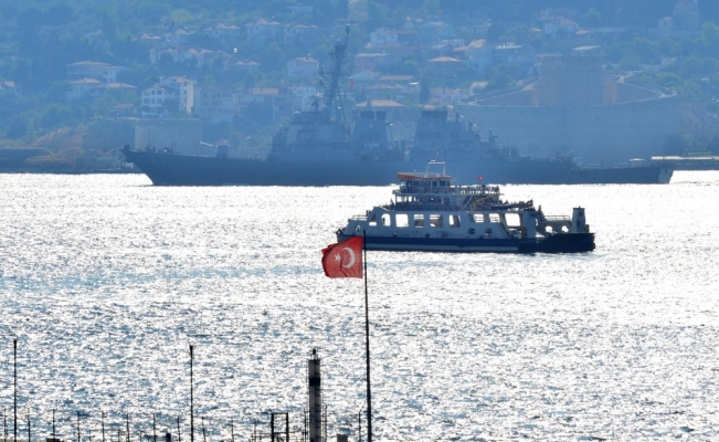 ABD askeri gemisi Çanakkale Boğazı'ndan geçti