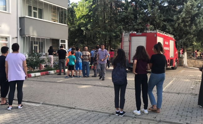 Balkondaki piknik tüpü patladı