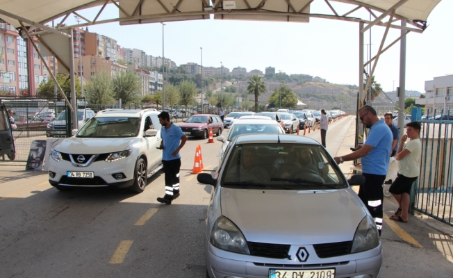 Bandırma Feribot İskelesi'nde bayram yoğunluğu