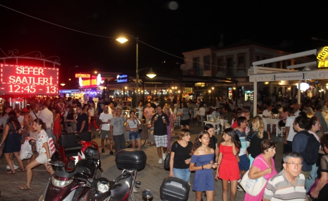 Cunda Adası'nda bayram tatili yoğunluğu