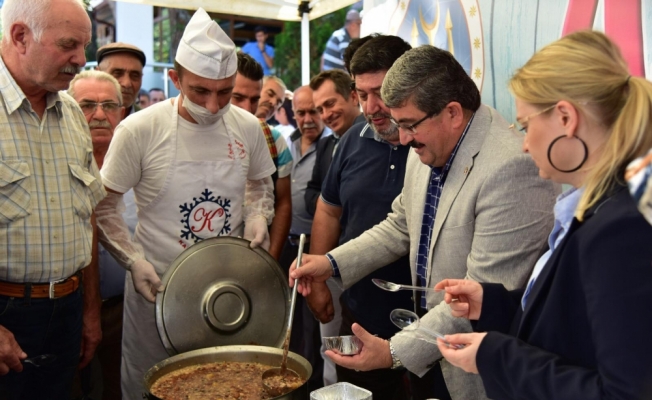 Bilecik Belediyesi'nden aşure ikramı