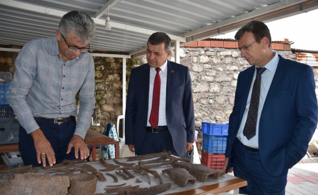 Çanakkale'de bin 500 yıllık tarım ve marangoz aletleri bulundu