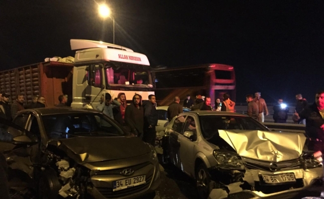 Kocaeli'de zincirleme trafik kazası: 14 yaralı