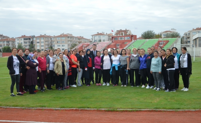 Lüleburgaz'daki anneler spora başladı