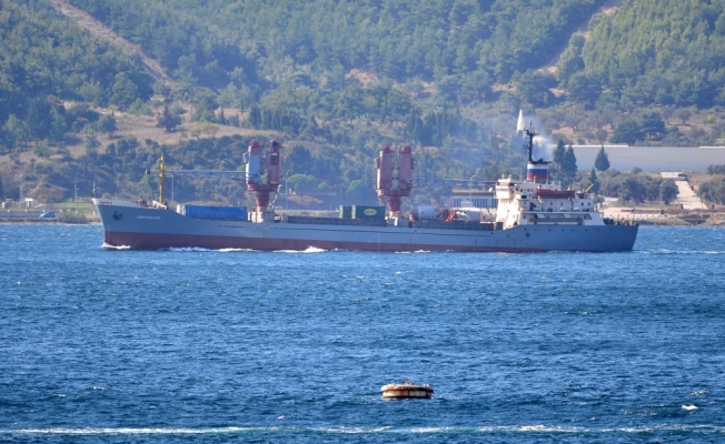 Rus askeri kargo gemisi Çanakkale Boğazı'ndan geçti