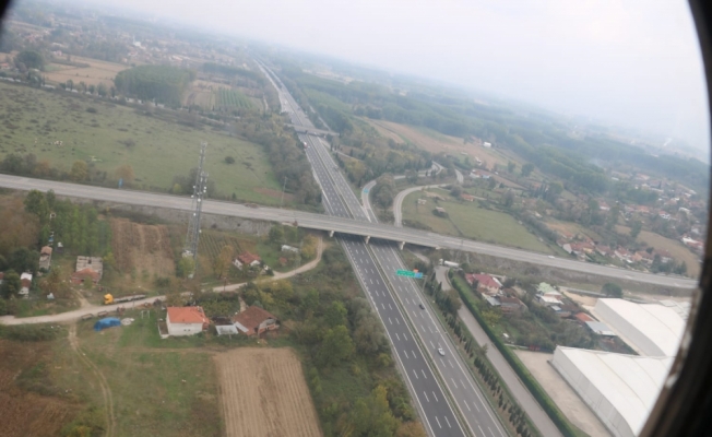 Sakarya'da jandarmadan helikopterli trafik denetimi