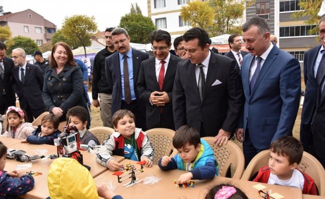 Vali Büyükakın, 4007 TÜBİTAK Bilim Şenliklerine katıldı