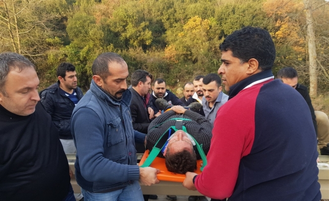 Bursa'da otomobil su kanalına devrildi: 1 yaralı