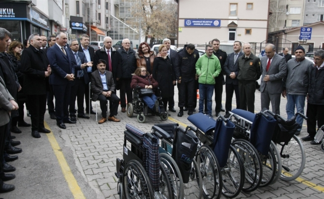 Camilerden toplanan parayla tekerlekli sandalye alındı