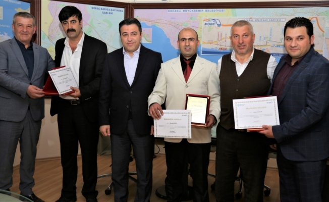 Kocaeli Büyükşehir Belediyesi'nden şoförlere plaket