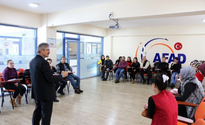 AFAD gönüllülerine ilk yardım eğitimi verildi