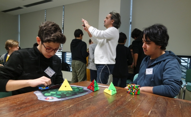 Bursa'da uluslararası Rubik Küp Turnuvası