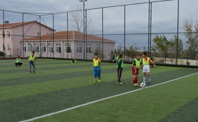 Geleceğin futbolcuları yeteneklerini sergiledi