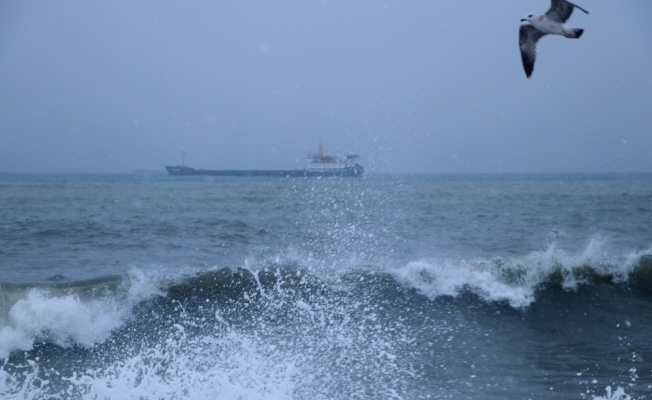 Marmara Denizi'nde ulaşıma poyraz engeli