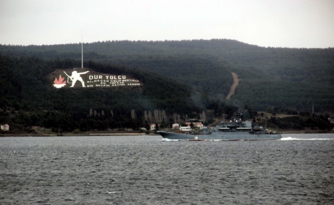 Rus askeri gemileri Çanakkale Boğazı'ndan geçti