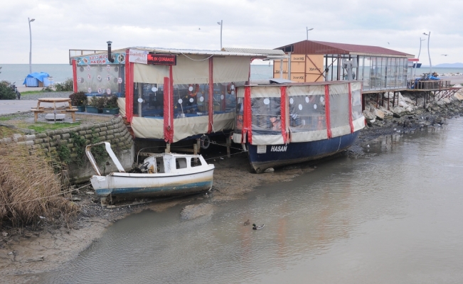 Yalova'da deniz 10 metre çekildi