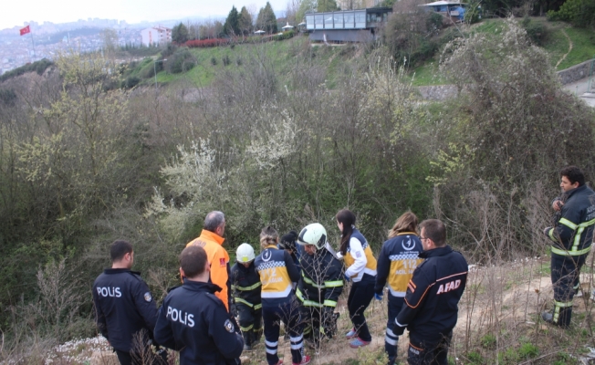 Kocaeli'de ormanda mahsur kalan kadın kurtarıldı