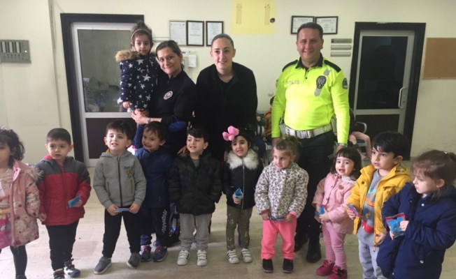 Anaokulu öğrencilerinden polislere ziyaret