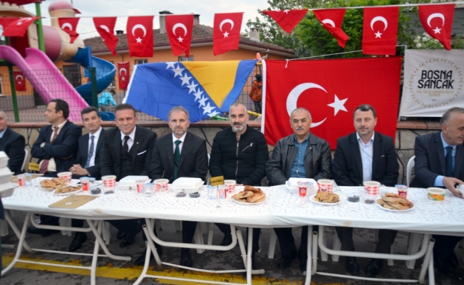 Boşnaklar iftarda buluştu