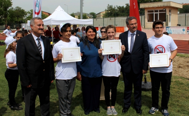 Teknoloji bağımlılığına karşı geleneksel oyunları oynadılar