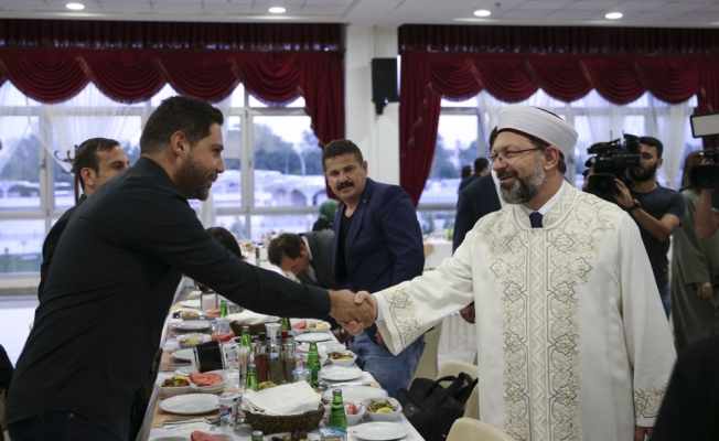 Yenikapı'da 300 bin kişiyle teravih kılınacak