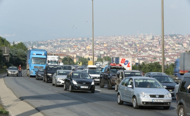 Anadolu Otoyolu'nda araç yoğunluğu