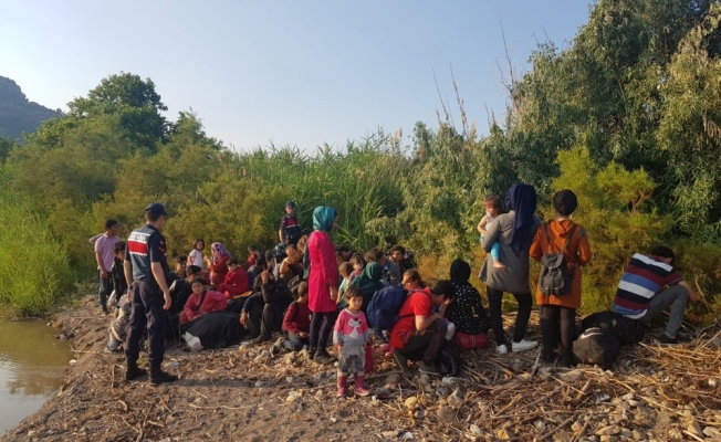 Çanakkale'de 40 düzensiz göçmen yakalandı