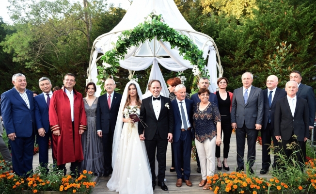 Kılıçdaroğlu nikah şahidi oldu