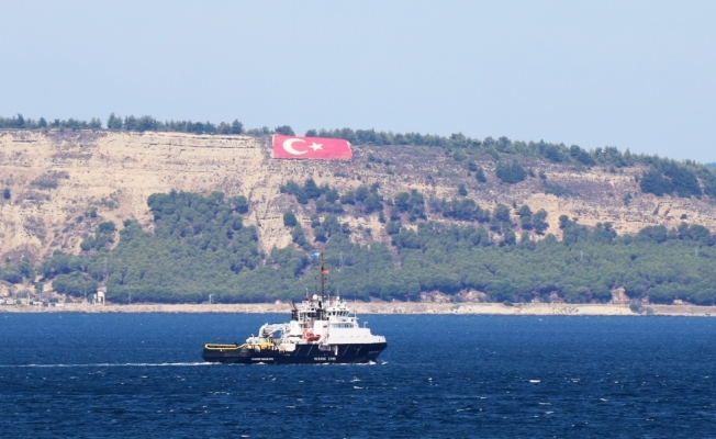 Rus askeri römorkörü Çanakkale Boğazı’ndan geçti