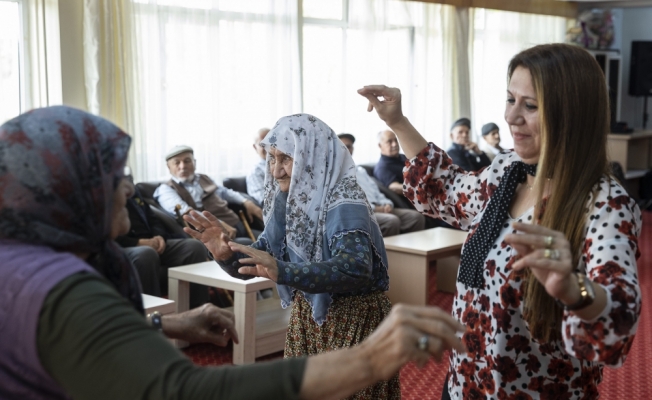 Huzurevinde “100'üncü yaş“ kutlaması