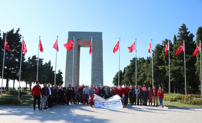 Göçmenlerden şehit atalarına ziyaret