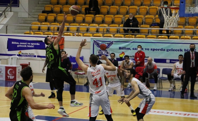 Manisa'nın dev adamları son periyotta işi bitirdi: 67-77