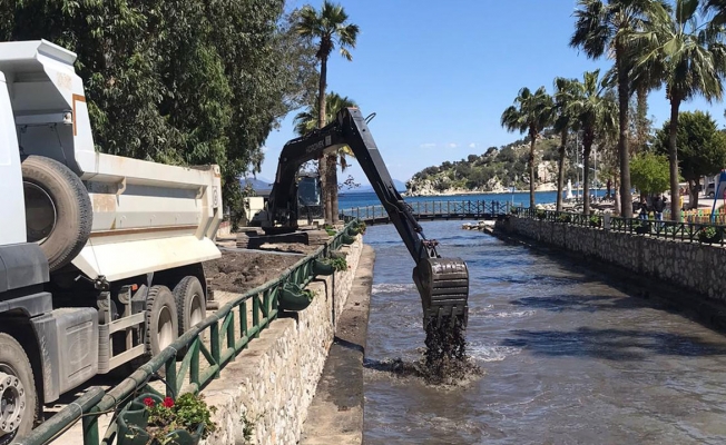 Marmaris'te Sümbül Deresi temizleniyor