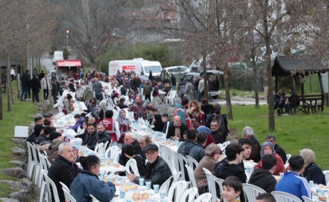 İzmit Belediyesi, halk iftarlarıyla birliktelik oluşturuyor
