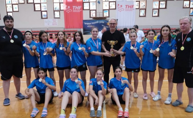 Minik Poyrazın Kızları Türkiye Şampiyonu oldu