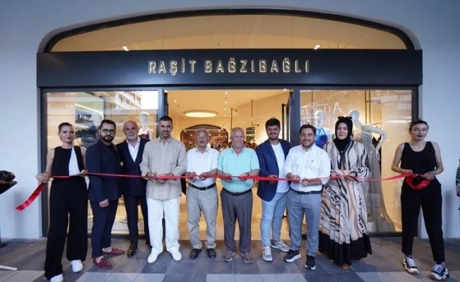Ünlü modacı Bursa’da mağaza açtı