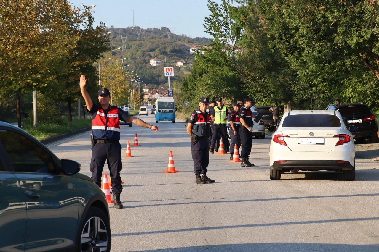 Düzce'de jandarma  şok uygulaması yaptı