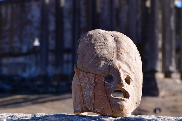 Aizanoi'de  2 bin yıllık mask bulundu