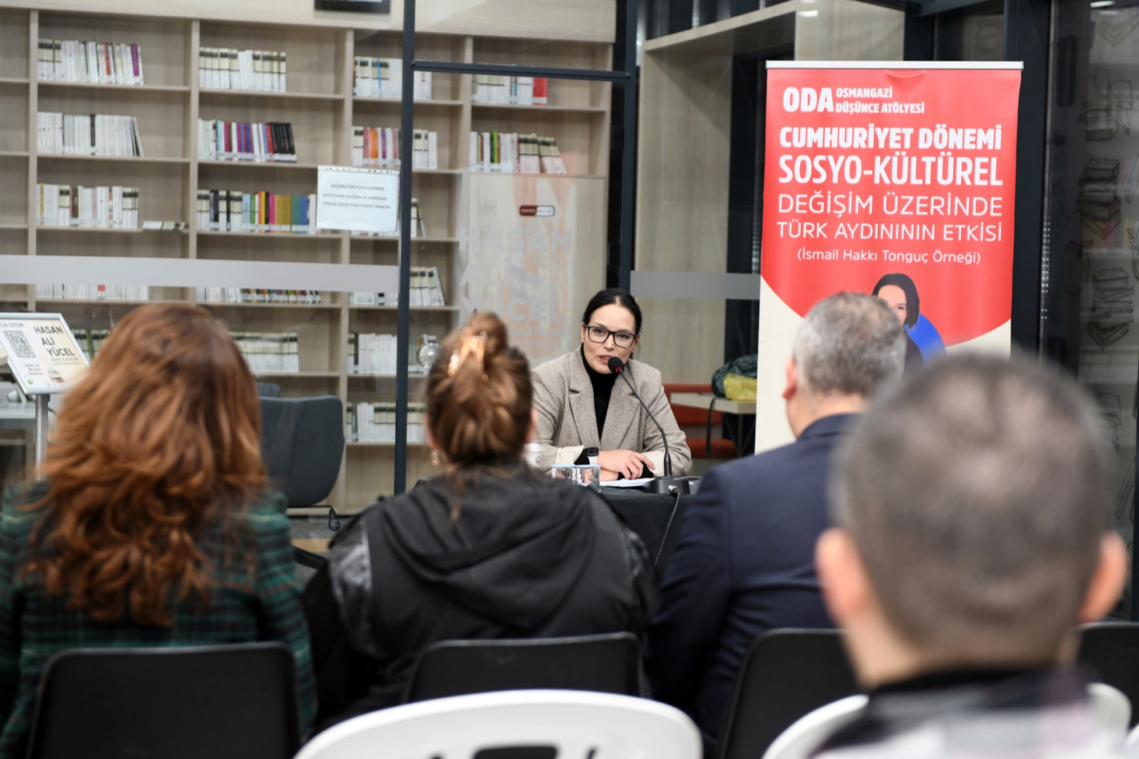 Cumhuriyet dönemi sosyo-kültürel değişimi Osmangazi'de konuşuldu