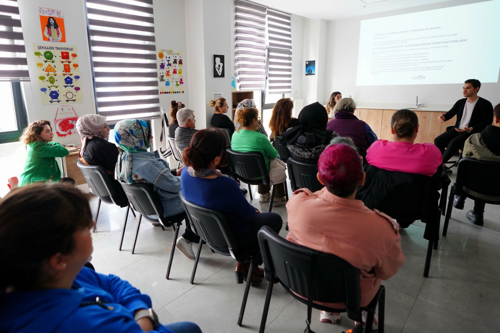 İstanbul Beylikdüzü’nde biliçlendirme semineri düzenlendi