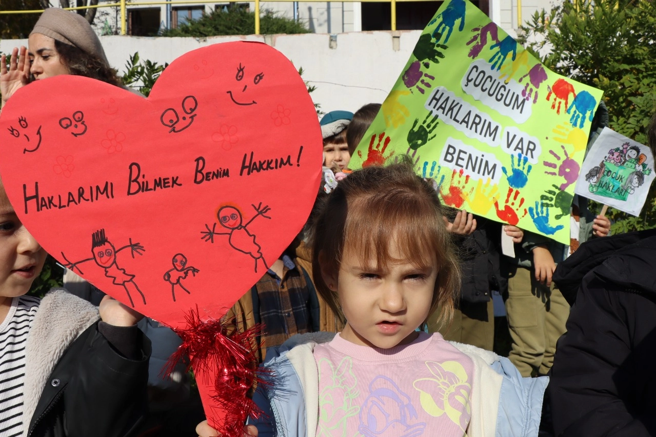 Kocaeli'nde çocuk haklarına dikkat çekildi