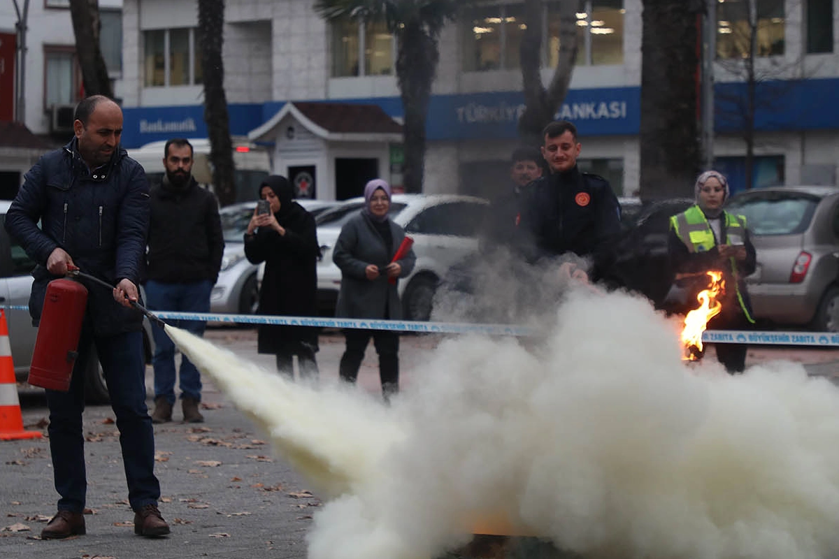 Sakarya'da ateşe müdahale eğitimi