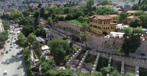 Bahçesindeki sümbüllerin adını taşıyan asırlık konak