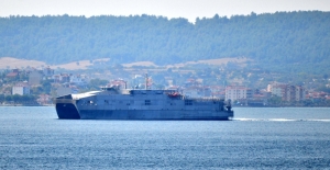 ABD askeri gemisi Çanakkale Boğazı'ndan geçti