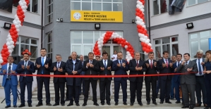 Yenişehir'de okul ve kütüphane açılışı