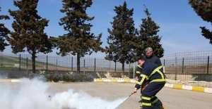 Gelibolu İtfaiyesi'nden polislere yangın tatbikatı eğitimi