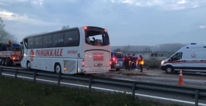 Yolcu otobüsü devrildi: 30 yaralı