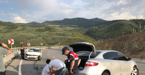 Bursa'da trafik kazası : 2 yaralı