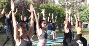 Bursa Nilüfer'de Yoga Günü’nü birlikte kutladılar